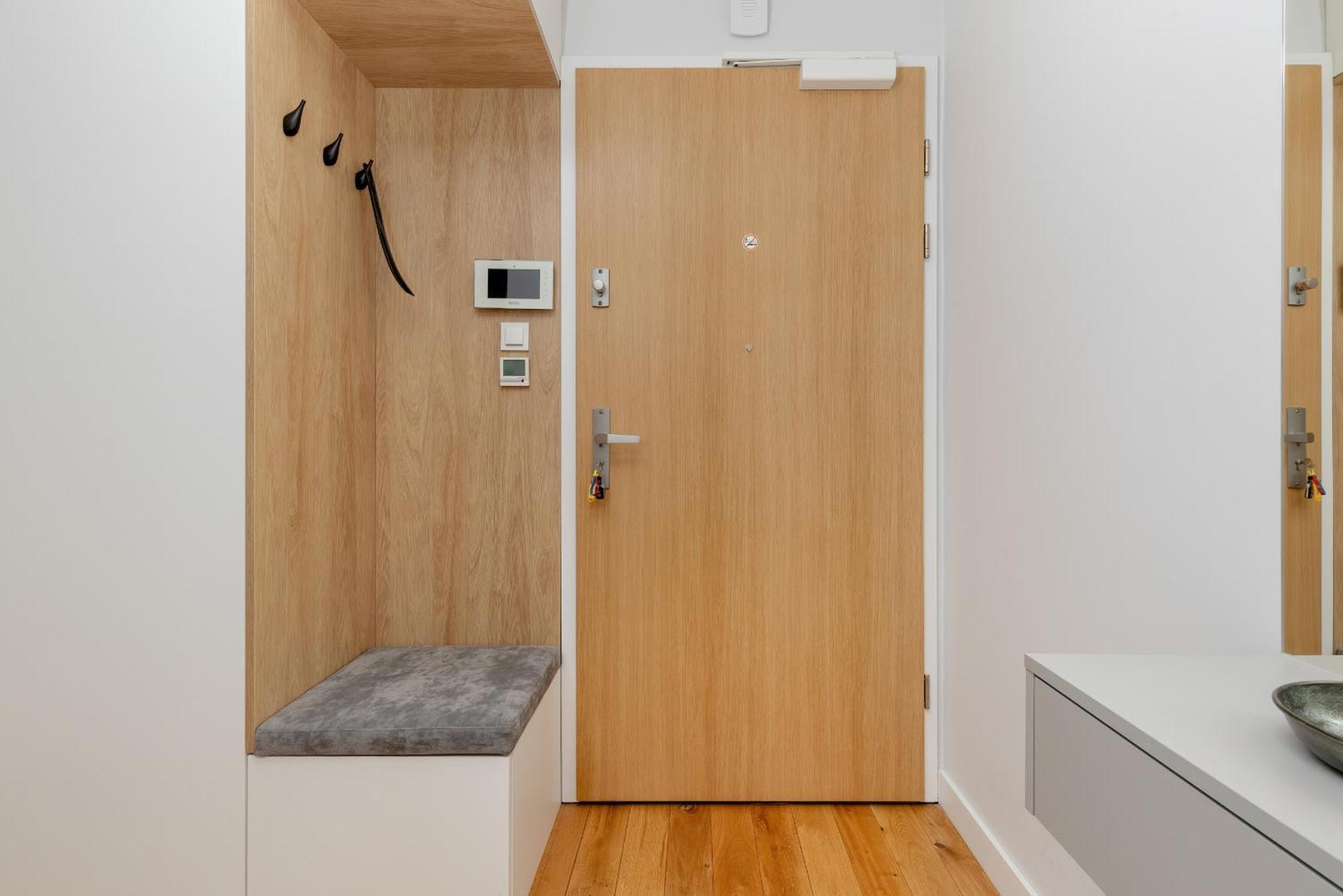 Port Marine With Sea View By Renters Apartment Gdynia