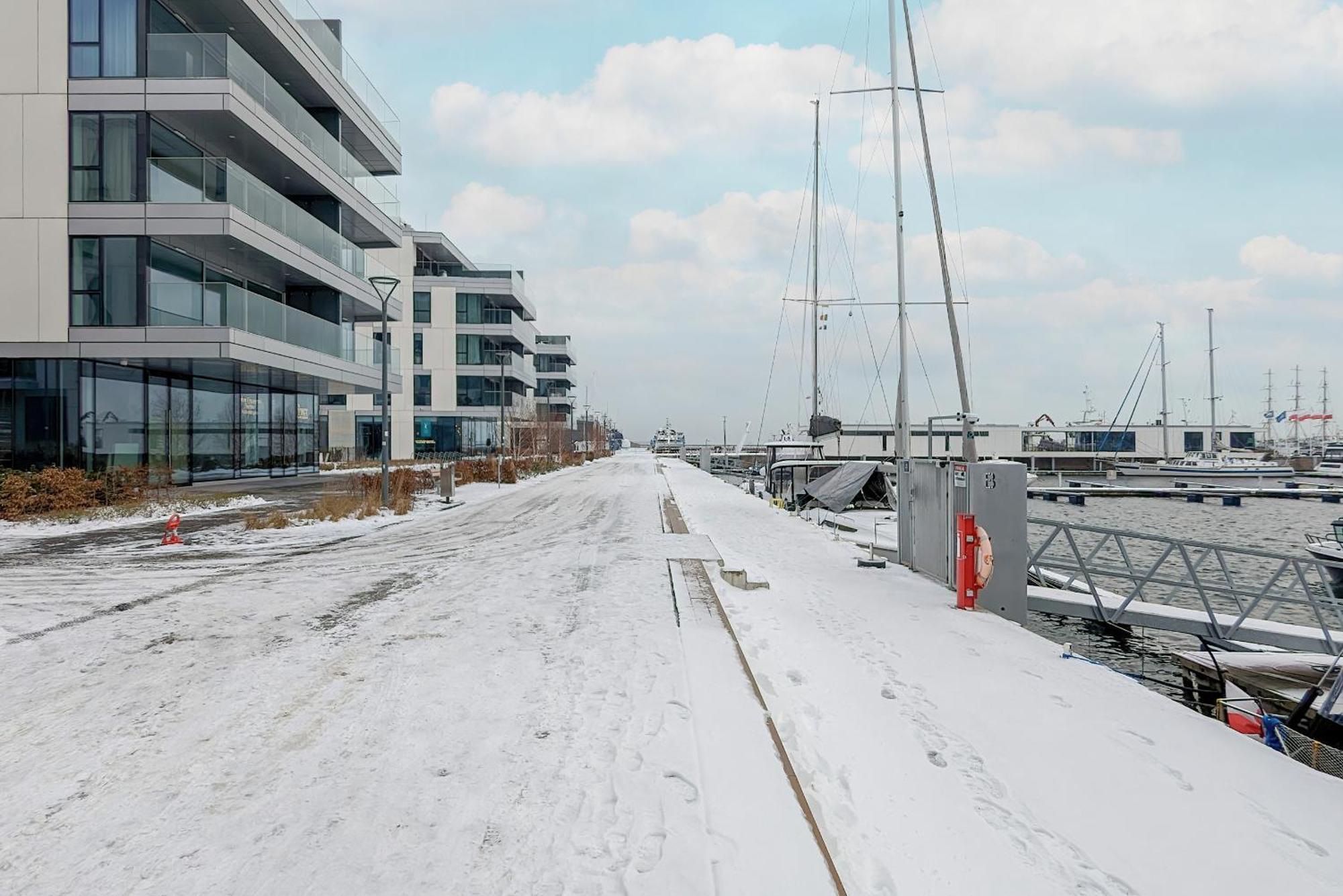 Port Marine With Sea View By Renters *